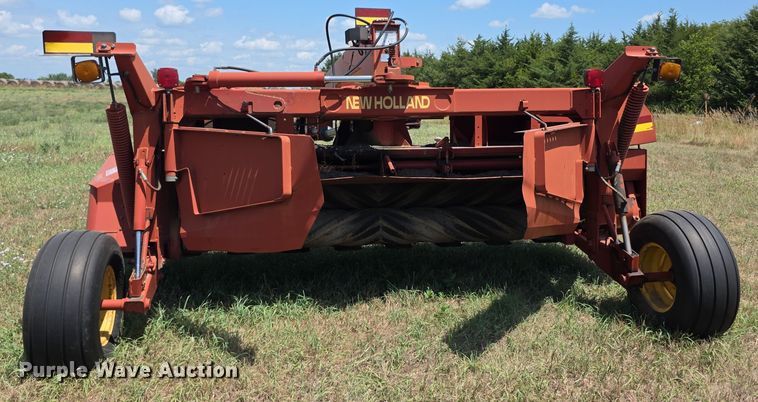 image for item EF3655 New Holland 1431 swather / windrower