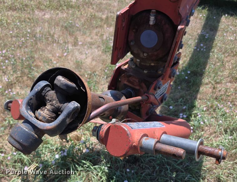 image for item EF3655 New Holland 1431 swather / windrower