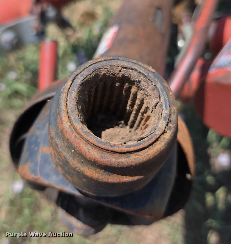 image for item EF3655 New Holland 1431 swather / windrower