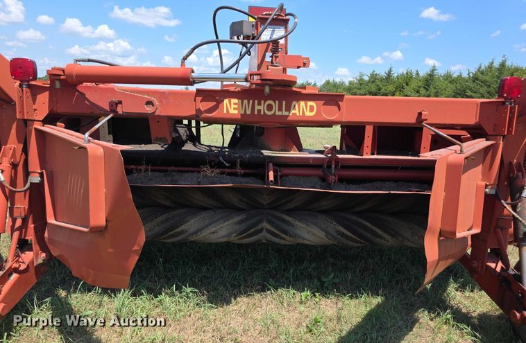 image for item EF3655 New Holland 1431 swather / windrower