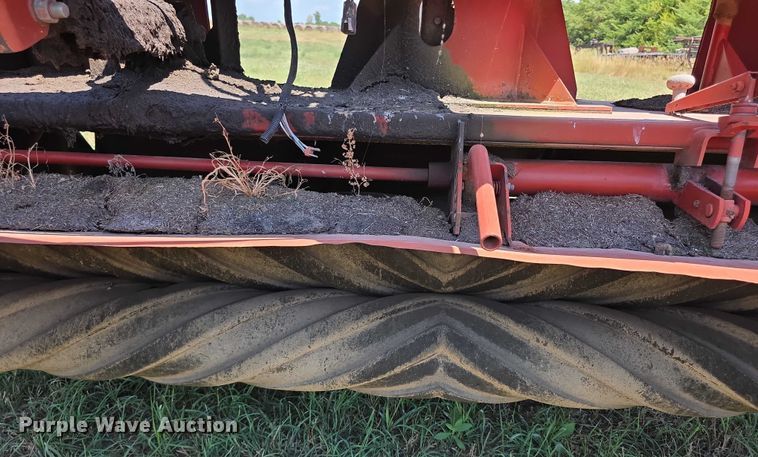 image for item EF3655 New Holland 1431 swather / windrower