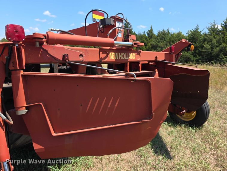 image for item EF3655 New Holland 1431 swather / windrower