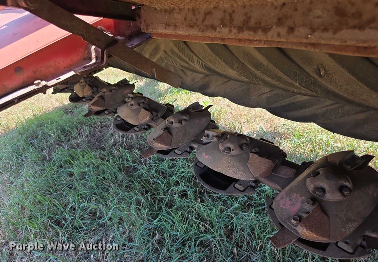 image for item EF3655 New Holland 1431 swather / windrower