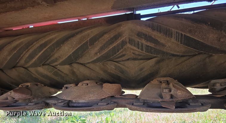 image for item EF3655 New Holland 1431 swather / windrower