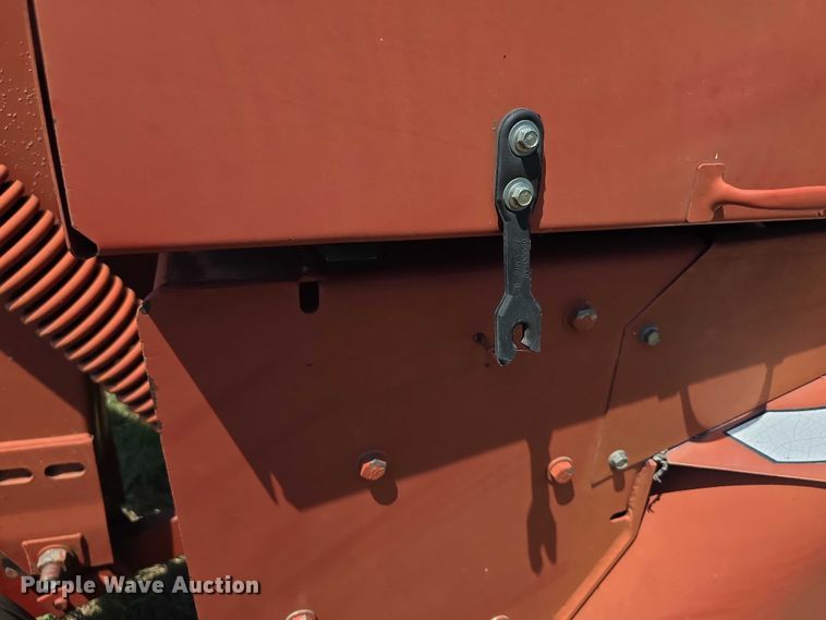 image for item EF3655 New Holland 1431 swather / windrower