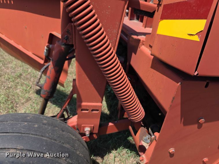 image for item EF3655 New Holland 1431 swather / windrower