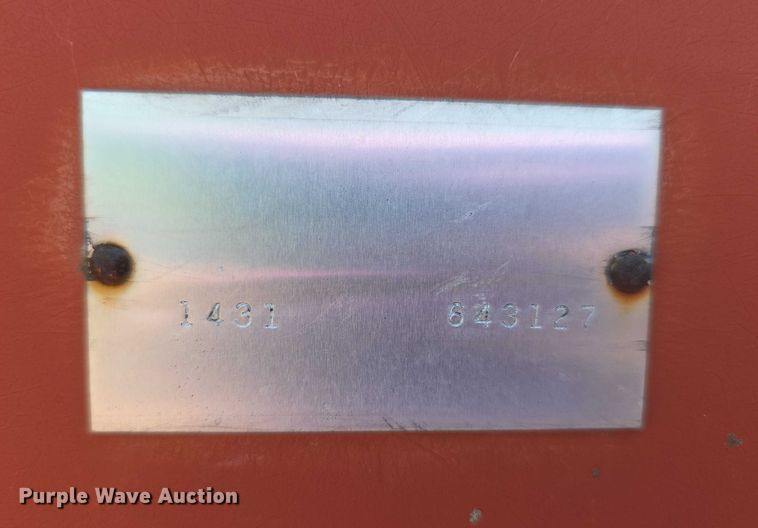 image for item EF3655 New Holland 1431 swather / windrower