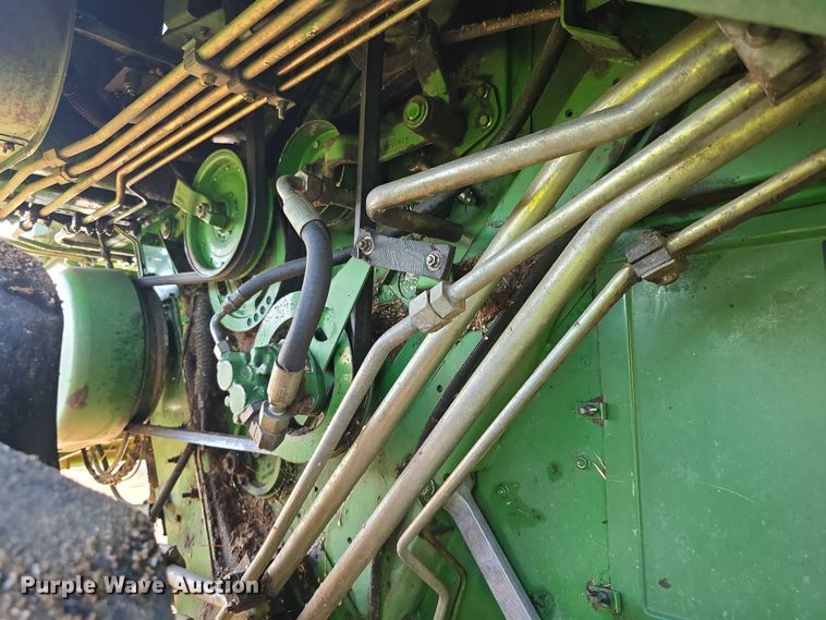 image for item EF3694 1990 John Deere 9500 combine