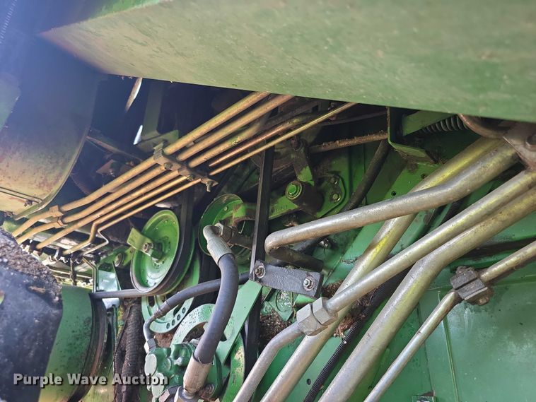 image for item EF3694 1990 John Deere 9500 combine