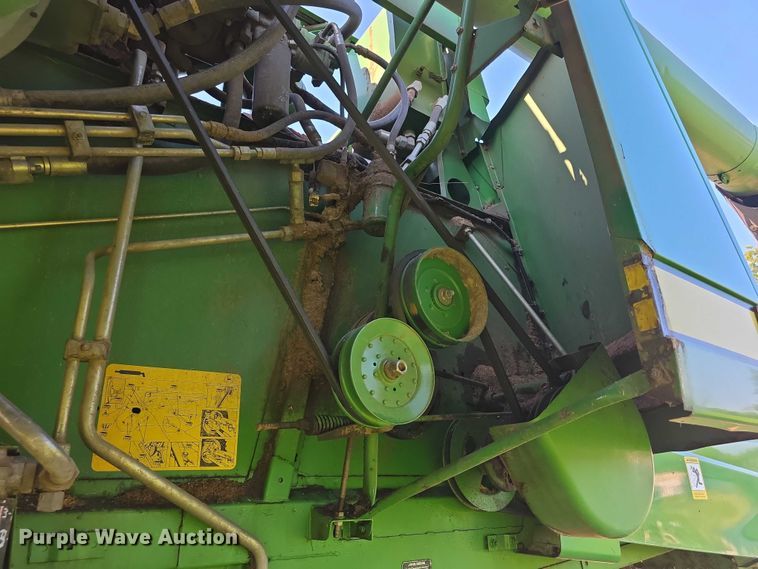 image for item EF3694 1990 John Deere 9500 combine