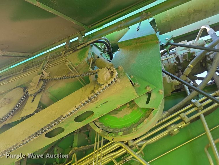 image for item EF3694 1990 John Deere 9500 combine