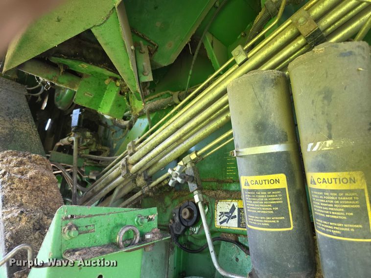 image for item EF3694 1990 John Deere 9500 combine