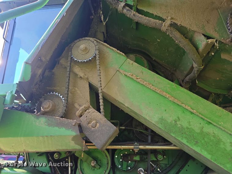 image for item EF3694 1990 John Deere 9500 combine