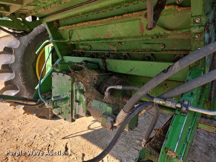 image for item EF3694 1990 John Deere 9500 combine