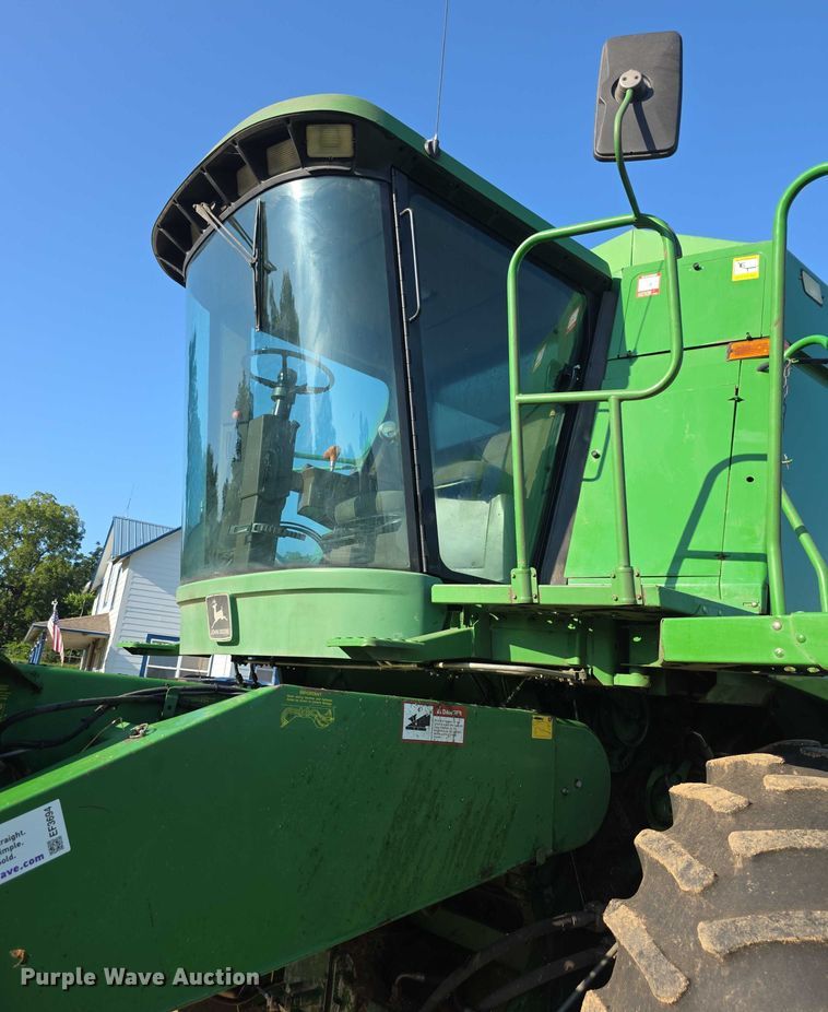 image for item EF3694 1990 John Deere 9500 combine