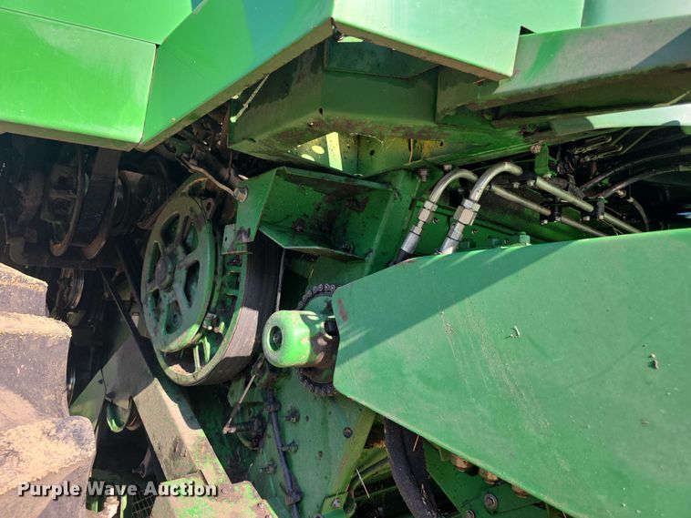 image for item EF3694 1990 John Deere 9500 combine