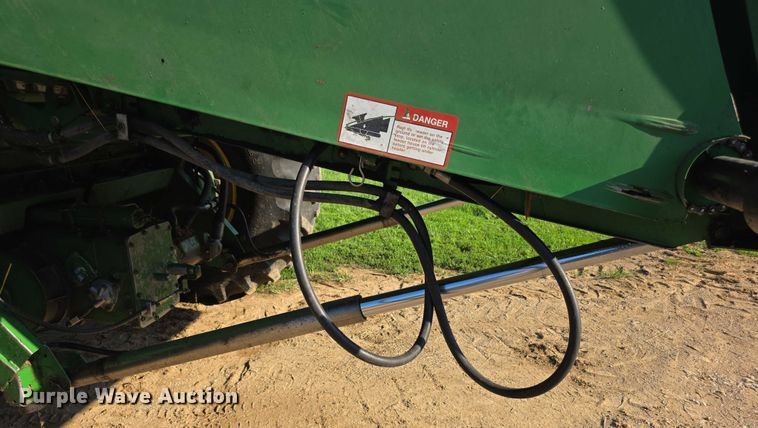 image for item EF3694 1990 John Deere 9500 combine