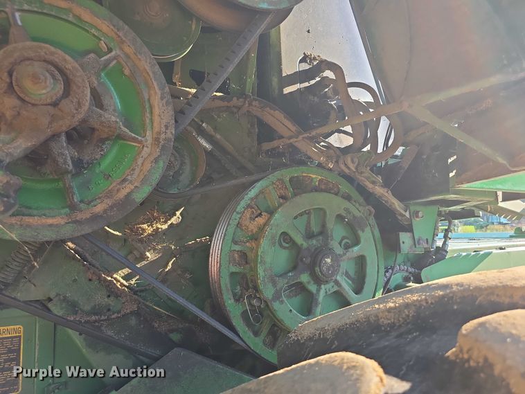 image for item EF3694 1990 John Deere 9500 combine