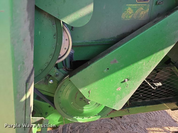 image for item EF3694 1990 John Deere 9500 combine