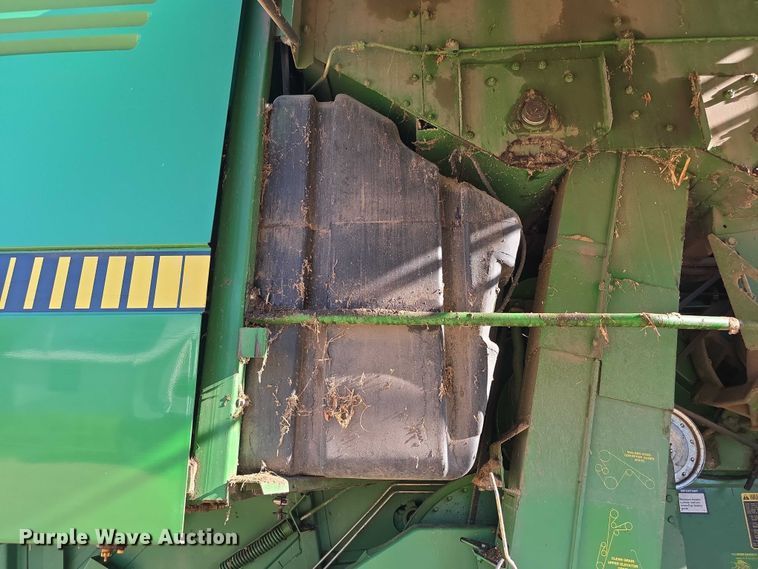 image for item EF3694 1990 John Deere 9500 combine