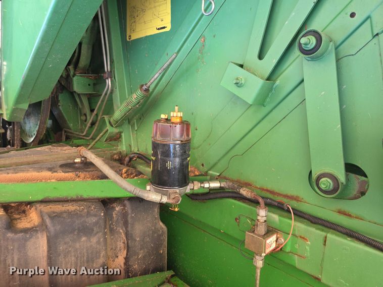 image for item EF3694 1990 John Deere 9500 combine