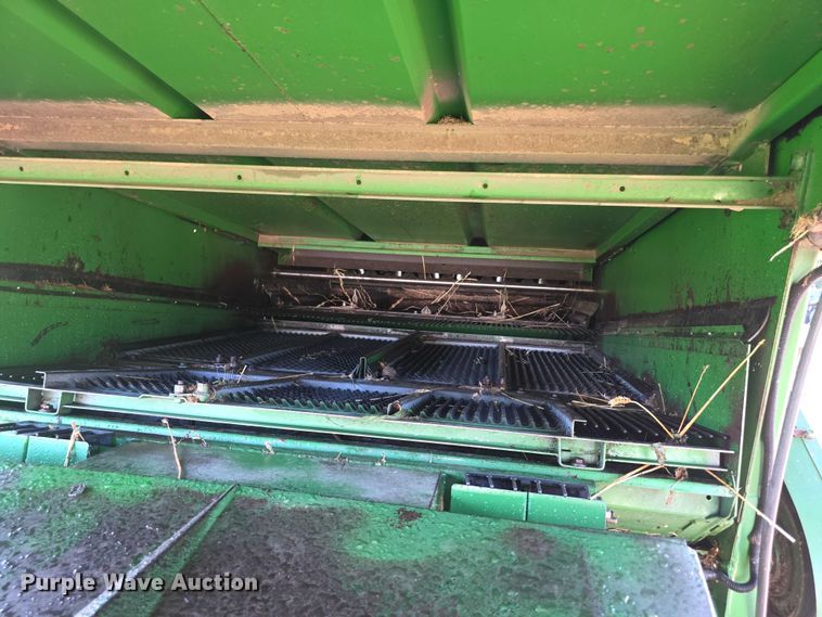 image for item EF3694 1990 John Deere 9500 combine