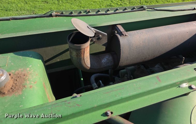 image for item EF3694 1990 John Deere 9500 combine