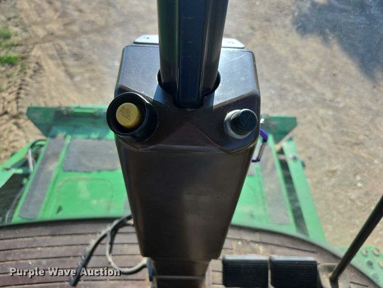 image for item EF3694 1990 John Deere 9500 combine