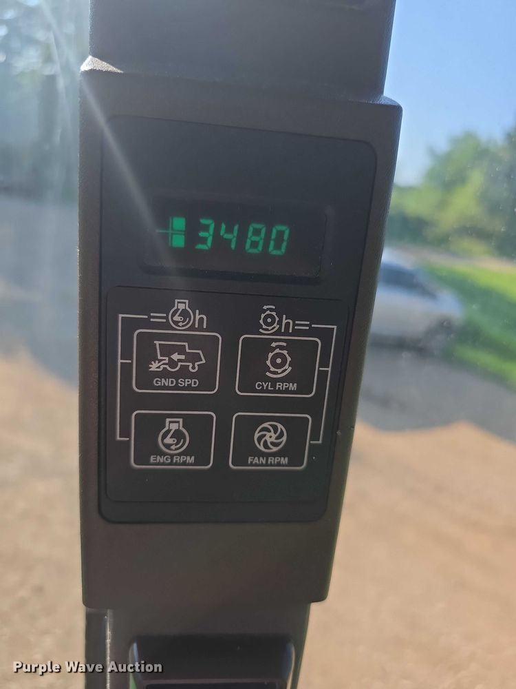 image for item EF3694 1990 John Deere 9500 combine