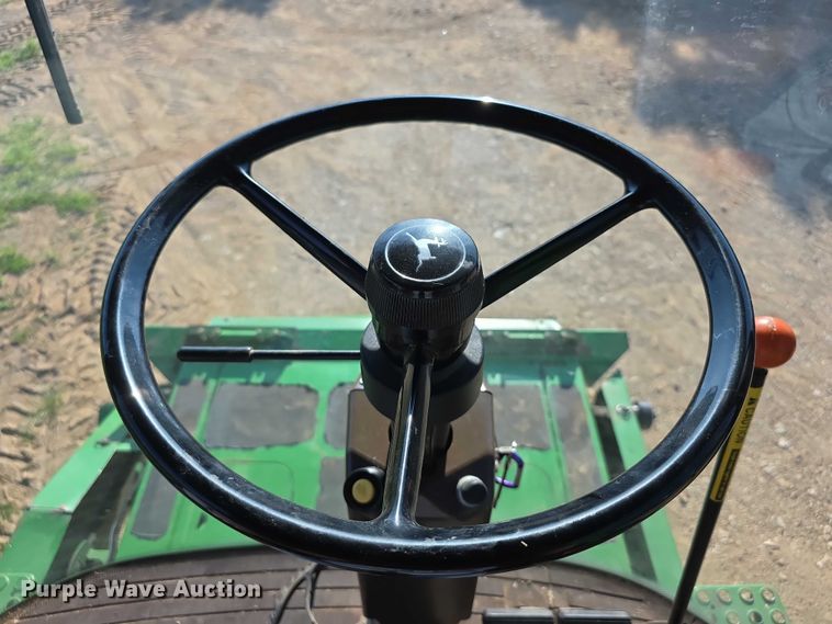 image for item EF3694 1990 John Deere 9500 combine