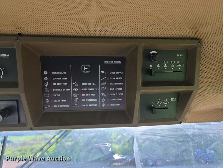 image for item EF3694 1990 John Deere 9500 combine
