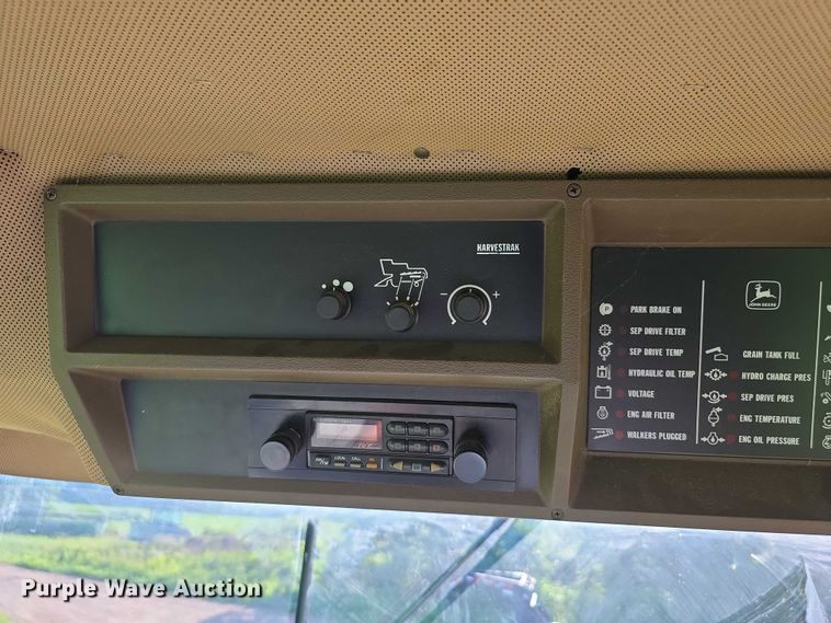 image for item EF3694 1990 John Deere 9500 combine