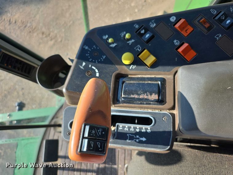 image for item EF3694 1990 John Deere 9500 combine