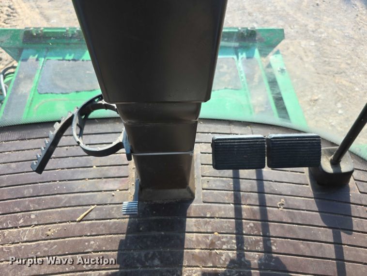 image for item EF3694 1990 John Deere 9500 combine