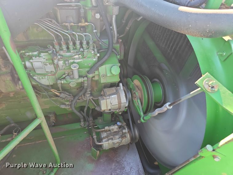 image for item EF3694 1990 John Deere 9500 combine