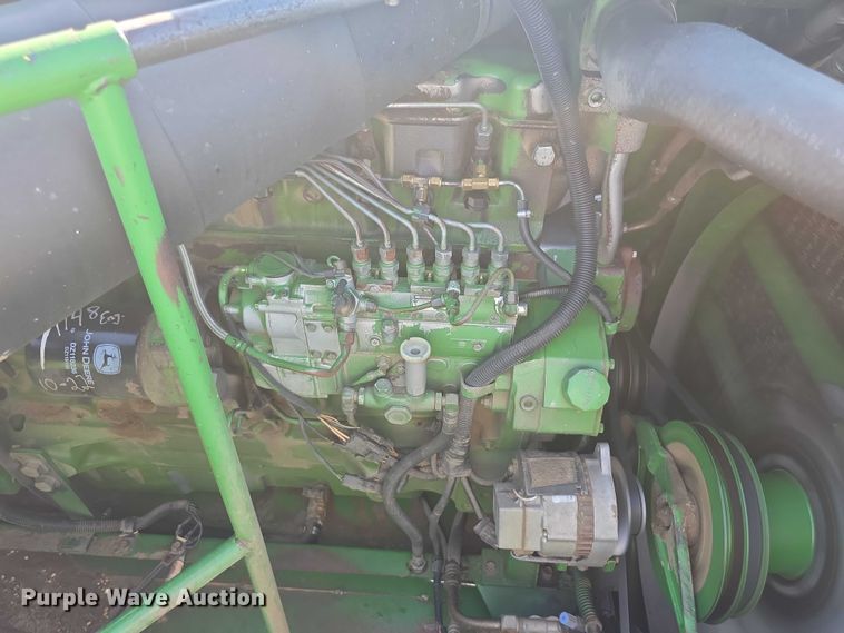 image for item EF3694 1990 John Deere 9500 combine