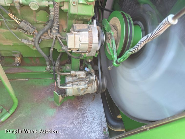 image for item EF3694 1990 John Deere 9500 combine