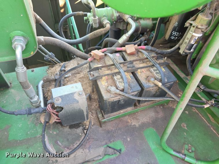 image for item EF3694 1990 John Deere 9500 combine