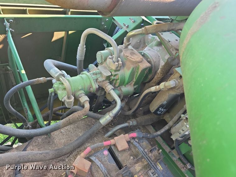 image for item EF3694 1990 John Deere 9500 combine