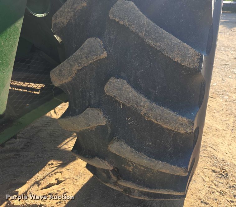 image for item EF3694 1990 John Deere 9500 combine