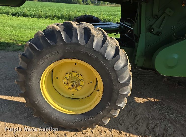 image for item EF3694 1990 John Deere 9500 combine