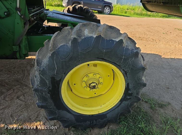 image for item EF3694 1990 John Deere 9500 combine