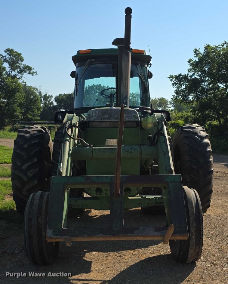 image for item EF3695 1985 John Deere 4450 tractor