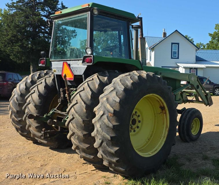 image for item EF3695 1985 John Deere 4450 tractor
