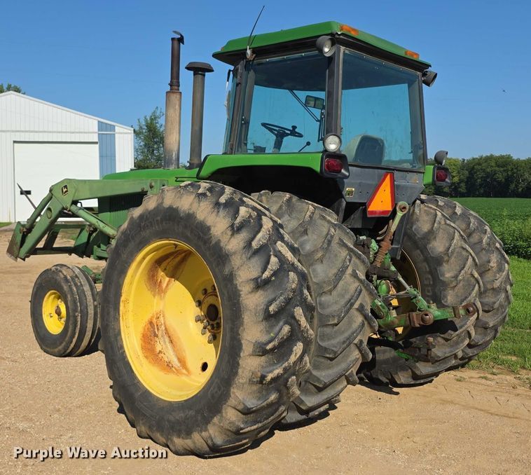 image for item EF3695 1985 John Deere 4450 tractor