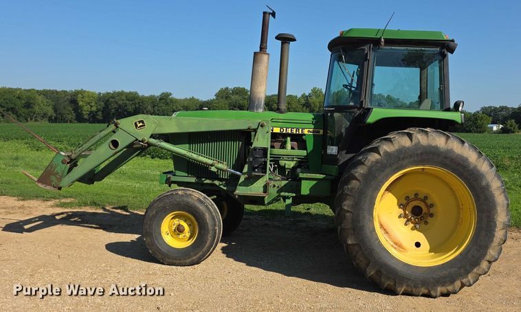 image for item EF3695 1985 John Deere 4450 tractor