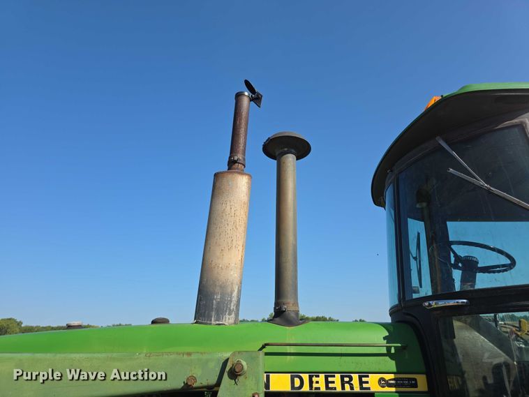 image for item EF3695 1985 John Deere 4450 tractor