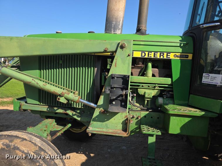 image for item EF3695 1985 John Deere 4450 tractor