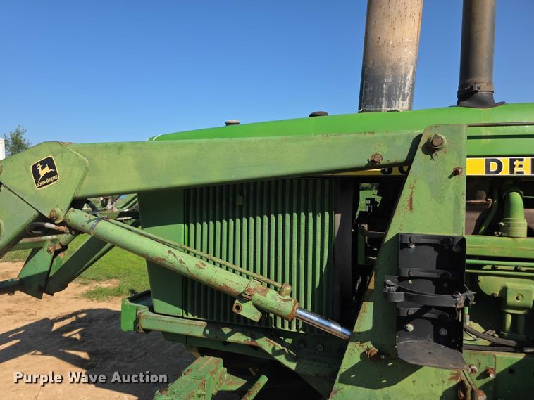 image for item EF3695 1985 John Deere 4450 tractor