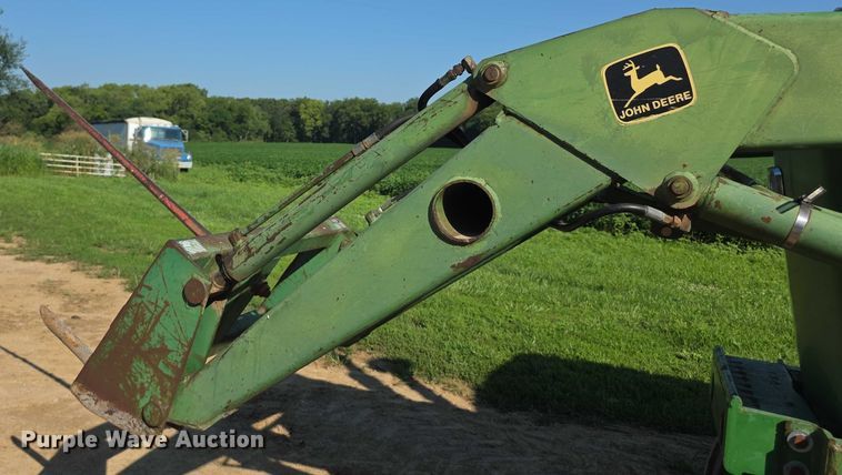 image for item EF3695 1985 John Deere 4450 tractor